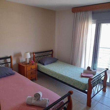 Dominikis Appartment Néa Péramos エクステリア 写真