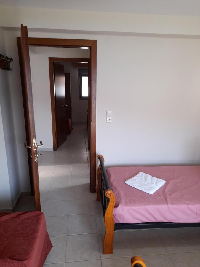 Dominikis Appartment Néa Péramos エクステリア 写真