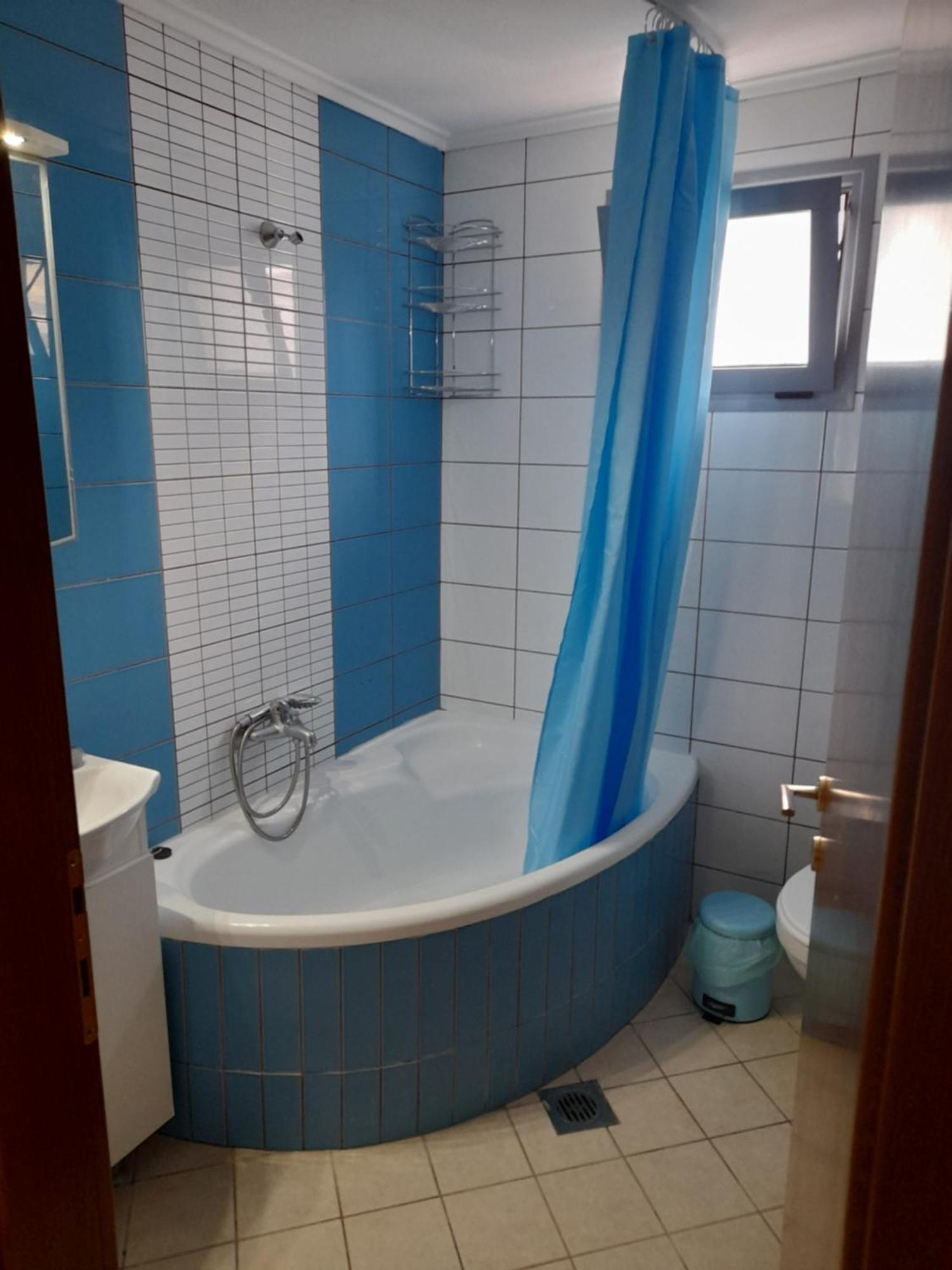 Dominikis Appartment Néa Péramos エクステリア 写真