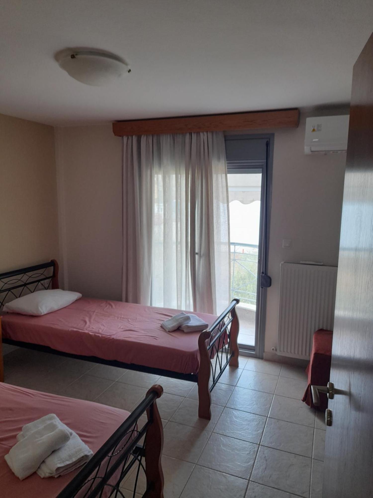 Dominikis Appartment Néa Péramos エクステリア 写真
